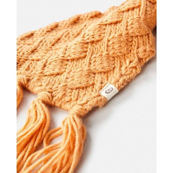 🔆RIP CURL🔆 SURF GYPSY POM POM BEANIE SURF GYPSY SCARF SET - Picture 9 of 12